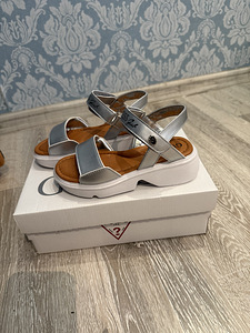 Guess s.30 (2 foto / 2)
