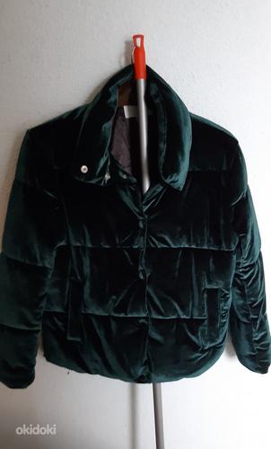Зеленая женская куртка размера H (фото #1)