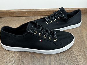 Tommy Hilfiger size 40 (1 foto / 4)
