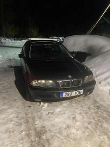BMW 318i (1 foto / 4)