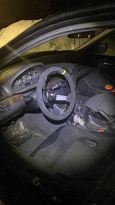 BMW 318i (2 foto / 4)