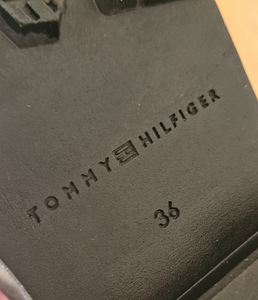Tommy Hilfiger kingad (3 foto / 3)