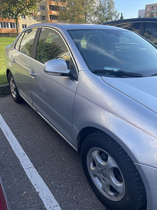 Volkswagen Jetta 2007 (2 foto / 8)