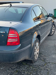 Продам skoda superb 2005 1.9tdi 96kw (12 фото из 13)