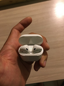 AirPods 2 (2 foto / 3)