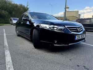 Honda Accord 2.4 2011 (5 foto / 10)