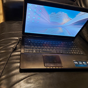 Müüa sülearvuti Asus kõik on näha piltidelt. (1 foto / 2)