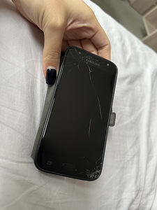 Telefon Samsung (2 foto / 3)