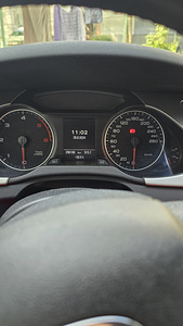 Audi A4 2010 (5 foto / 5)