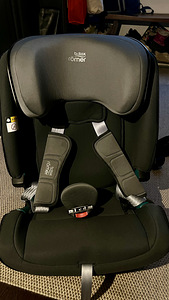Britax Römer Advantafix car seat