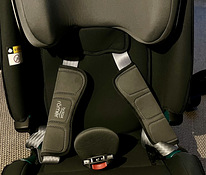 Britax Römer Advantafix car seat