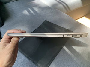 ASUS Zenbook UX305FA (10 foto / 10)