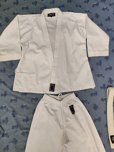 Kimono karate pikkusele 150 (2 foto / 2)