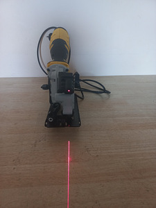 Ketassaag ENVENTOR 705W laseriga (3 foto / 10)
