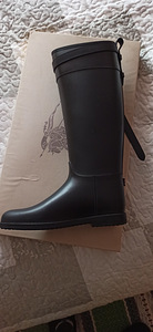 Burberry рез.сапоги (3 фото из 5)