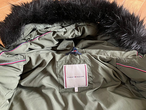 пуховик Tommy Hilfiger, р. 140 (3 фото из 3)