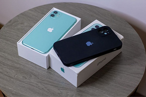 iPhone 11 64гб (2 фото из 6)