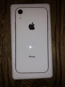 iPhone Xr 128 White (3 foto / 3)
