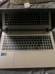 Ноутбук asus (3 фото из 5)