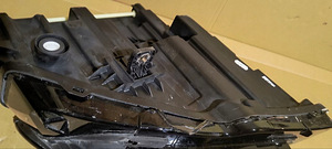 Audi Q4 e-tron vasak esilatern Full LED. (5 foto / 10)