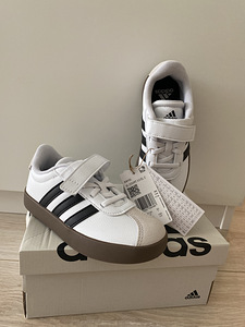 Uued Adidas tossud suurus 30