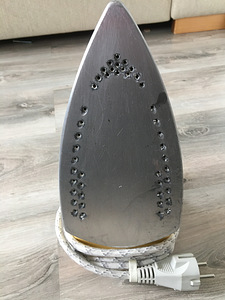 Утюг Braun (3 фото из 4)