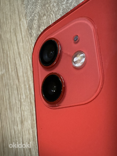 iPhone 12 красный (фото #1)