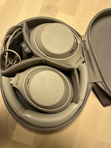 Sony WH-1000XM4 (1 foto / 9)