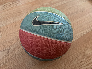 Nike korvpalli suurus 3