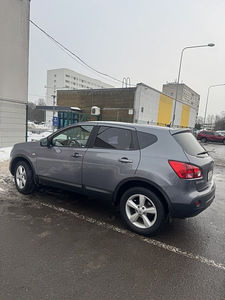 Nissan Qashqai – ökonoomne krossover panoraamkatusega (2 foto / 9)