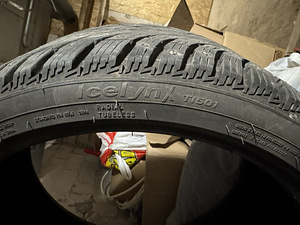 235/35/19 Triangle IcelynX TI501 DOT3321 (2 foto / 4)