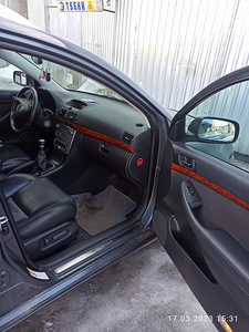 Toyota avensis (1 foto / 7)