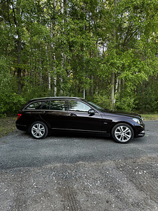 Mercedes-Benz C250 (2 foto / 7)