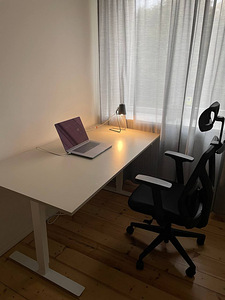 Стол TROTTEN Ikea (2 фото из 5)