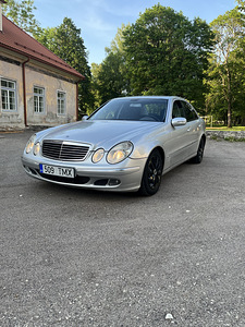 Mercedes benz e220 (7 foto / 12)