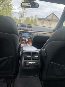 Mercedes benz e220 (11 foto / 12)