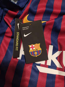 Nike jalgpallisärgi sildid alles (5 foto / 6)