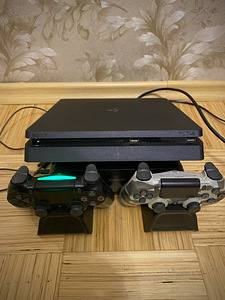 PS4 slim 1 tb (2 foto / 2)