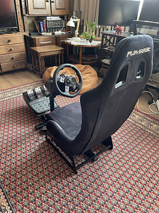 Игровое кресло Evolution Alcantara + Logitech g920 (4 фото из 9)