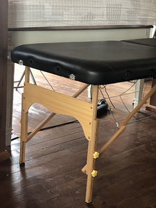 Couch / massage table for a beauty salon or tattoo artist (3 foto / 3)
