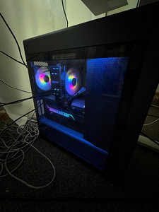 Gaming PC RTX 4080, i7 13700F, 32GB, 2TB (1 foto / 2)