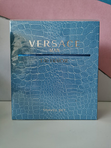 Набор Versace Man Eau Fraiche (2 фото из 2)