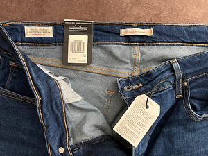 Levi's naiste teksad (4 foto / 4)
