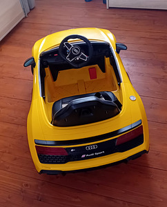 Laste elektriauto Audi (2 foto / 3)