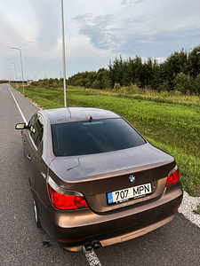 BMW 525D 2005 год (8 фото из 11)