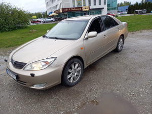 Ostan Toyota marki autosid (6 foto / 10)