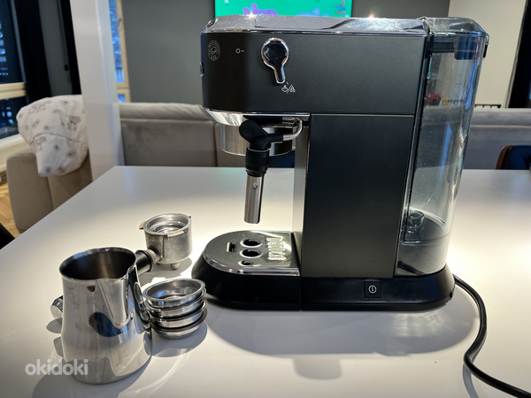 Poolautomaatne kohvimasin DeLonghi + kohviveski DeLonghi (foto #1)