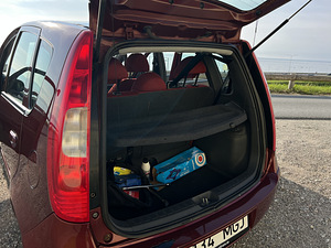 Mitsubishi Colt (8 foto / 15)