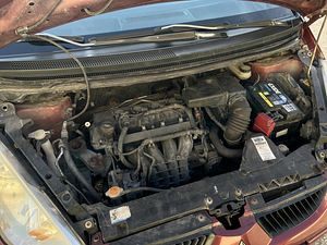 Mitsubishi Colt (9 foto / 15)
