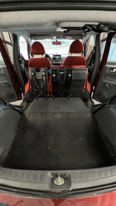 Mitsubishi Colt (12 foto / 15)